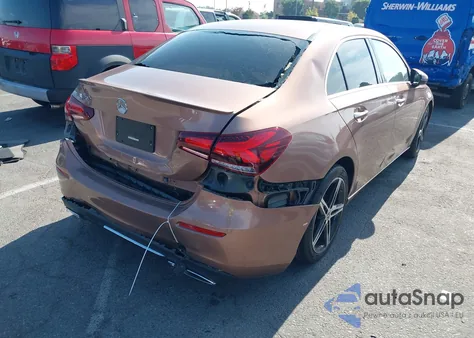 2022 Mercedes-Benz A 220 z USA, uszkodzony, nr VIN W1K3G4EB3NJ373289